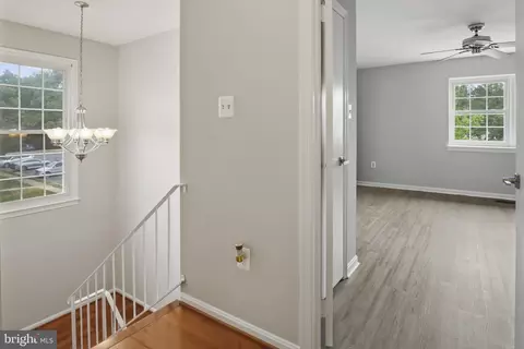 8120 Sleepy View Ln, Springfield, VA 22153 photo 16