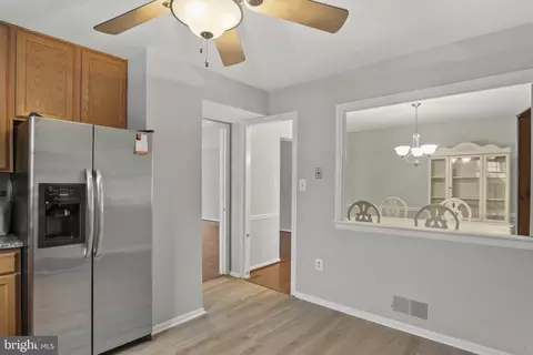 8120 Sleepy View Ln, Springfield, VA 22153 photo 8