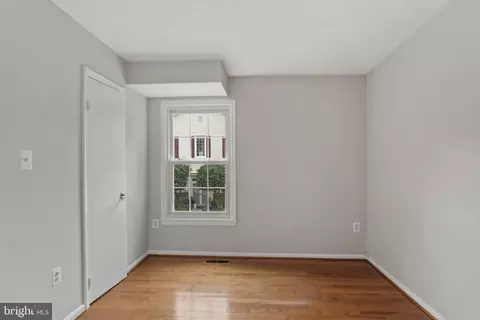 8120 Sleepy View Ln, Springfield, VA 22153 photo 12