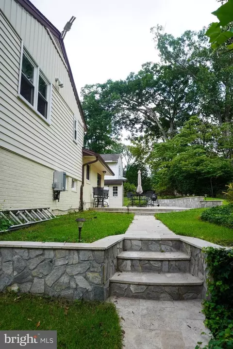 Exterior - 7425 Flora St, Springfield, VA 22150 photo 2 of 6
