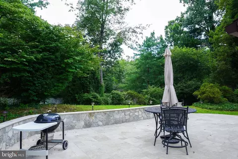 Exterior - 7425 Flora St, Springfield, VA 22150 photo 6 of 6