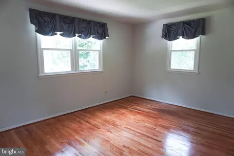 Bedroom - 7425 Flora St, Springfield, VA 22150 photo 5 of 6