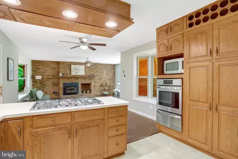 8449 Thames St, Springfield, VA 22151 photo 7