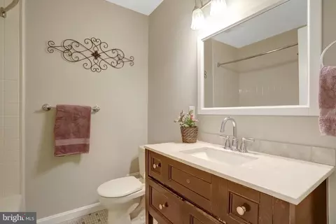 8449 Thames St, Springfield, VA 22151 photo 28