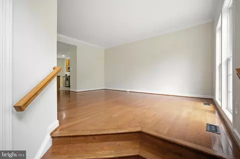 6696 Debra Lu Way, Springfield, VA 22150 photo 4