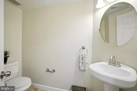 6696 Debra Lu Way, Springfield, VA 22150 photo 17