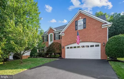 7016 Clifton Knoll Ct, Alexandria, VA 22315