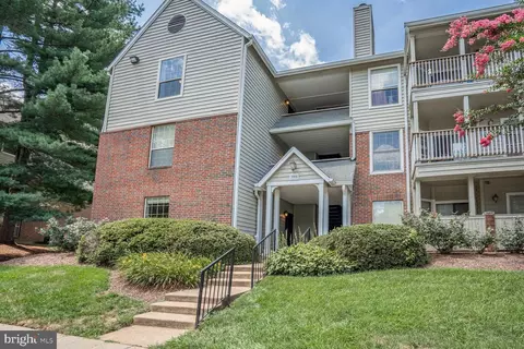 3906 Penderview Dr #701, Fairfax, VA 22033