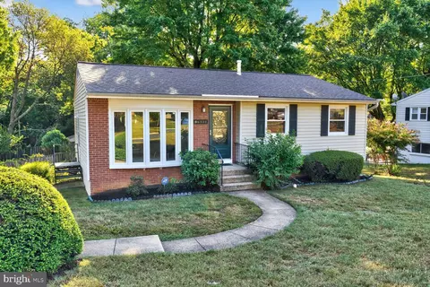 6121 Squire Ln, Alexandria, VA 22310