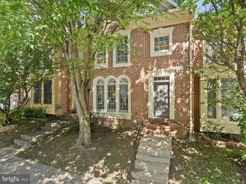 11770 Valley Ridge Cir, Fairfax, VA 22033