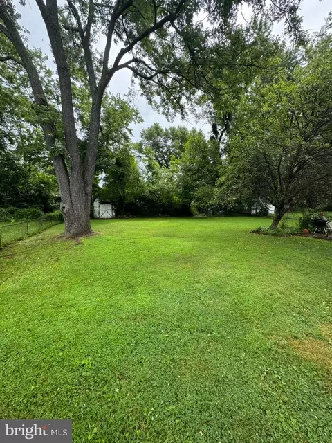 1935 Great Falls St, Mclean, VA 22101 photo 2