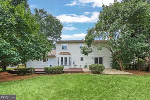 4095 Braxton Rd, Chantilly, VA 20151 photo 3