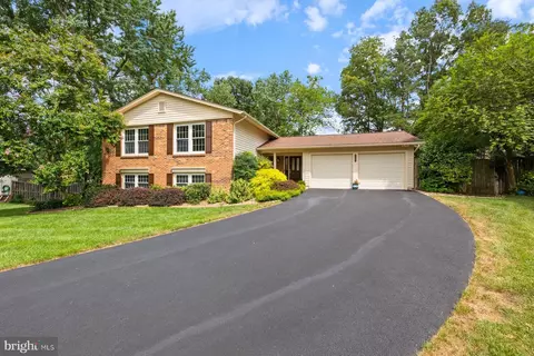 8801 Newell Ct, Springfield, VA 22153