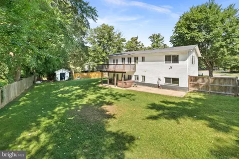 Exterior - 913 Mcdaniel Ct, Herndon, VA 20170 photo 6 of 10