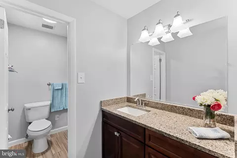 Bath - 913 Mcdaniel Ct, Herndon, VA 20170 photo 1 of 4