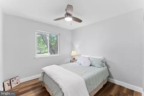 Bedroom - 913 Mcdaniel Ct, Herndon, VA 20170 photo 3 of 6