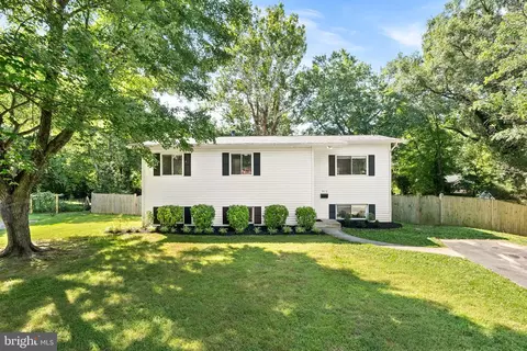 913 Mcdaniel Ct, Herndon, VA 20170