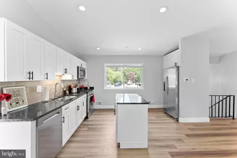 Kitchen - 913 Mcdaniel Ct, Herndon, VA 20170 photo 2 of 4
