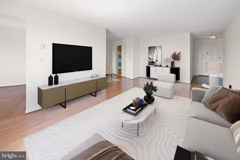 8340 Greensboro Dr #1014, Mclean, VA 22102