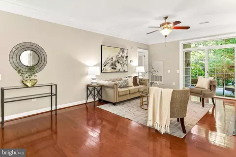Living - 7880 Rolling Woods Ct #104, Springfield, VA 22152 photo 2 of 5