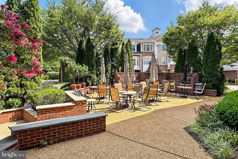 Exterior - 7880 Rolling Woods Ct #104, Springfield, VA 22152 photo 8 of 10