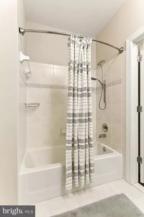 Bath - 7880 Rolling Woods Ct #104, Springfield, VA 22152 photo 3 of 3