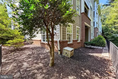 Exterior - 7880 Rolling Woods Ct #104, Springfield, VA 22152 photo 6 of 10