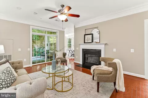 Living - 7880 Rolling Woods Ct #104, Springfield, VA 22152 photo 3 of 5