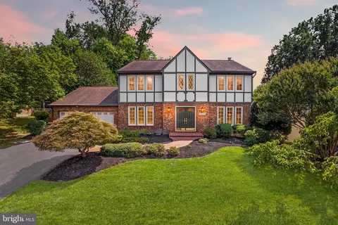 9509 Liberty Tree Ln, Vienna, VA 22182