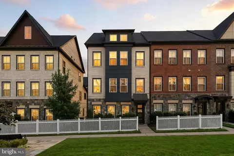 6105 Olivet Dr, Alexandria, VA 22315