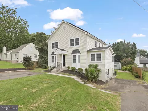 4415 Roberts Ave, Annandale, VA 22003