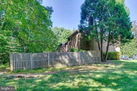 Exterior - 5838 High Bluff Ct, Burke, VA 22015 photo 9 of 9
