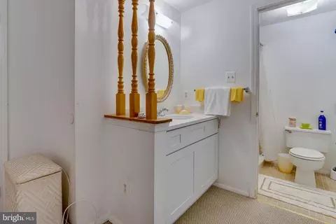 Bath - 5838 High Bluff Ct, Burke, VA 22015 photo 4 of 7