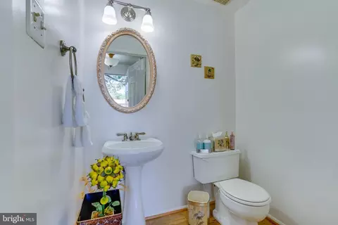 Bath - 5838 High Bluff Ct, Burke, VA 22015 photo 1 of 7