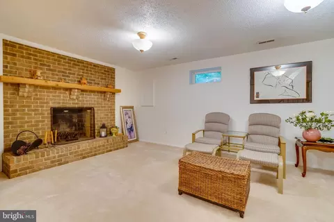 Living - 5838 High Bluff Ct, Burke, VA 22015 photo 1 of 2
