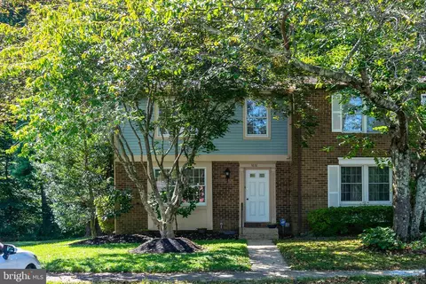 5838 High Bluff Ct, Burke, VA 22015