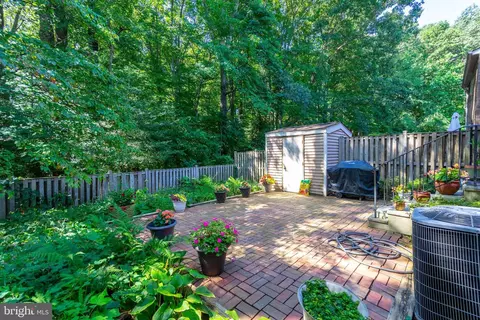 Exterior - 5838 High Bluff Ct, Burke, VA 22015 photo 8 of 9
