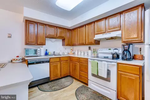 Kitchen - 5838 High Bluff Ct, Burke, VA 22015 photo 1 of 3