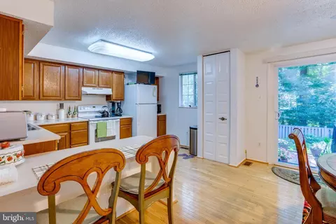 Kitchen - 5838 High Bluff Ct, Burke, VA 22015 photo 3 of 3