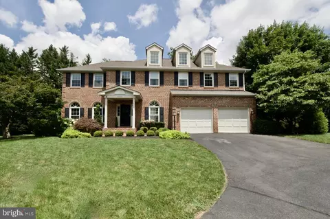 5439 Ashleigh Rd, Fairfax, VA 22030