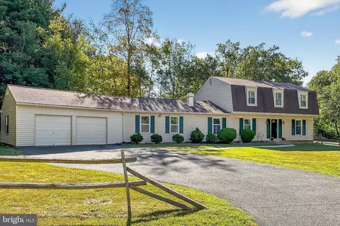 2301 Rosedown Dr, Reston, VA 20191