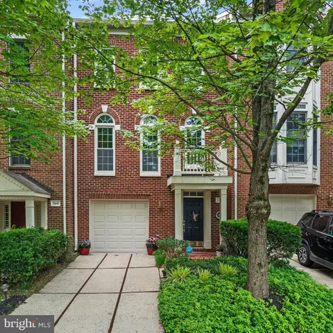 11443 Sherwood Forest Way, Fairfax, VA 22030