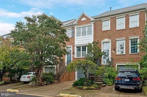 12033 Edgemere Cir, Reston, VA 20190