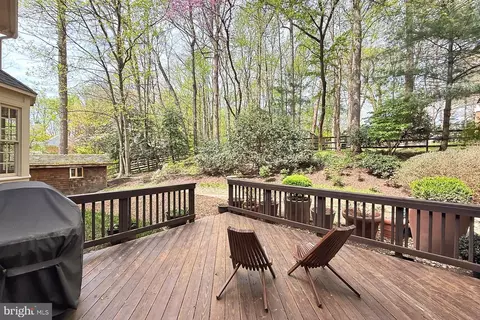 Exterior - 3706 Rust Rd, Annandale, VA 22003 photo 10 of 18