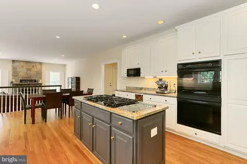 Kitchen - 3706 Rust Rd, Annandale, VA 22003 photo 5 of 7