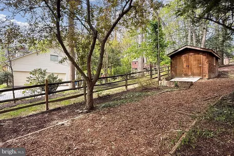 Exterior - 3706 Rust Rd, Annandale, VA 22003 photo 17 of 18