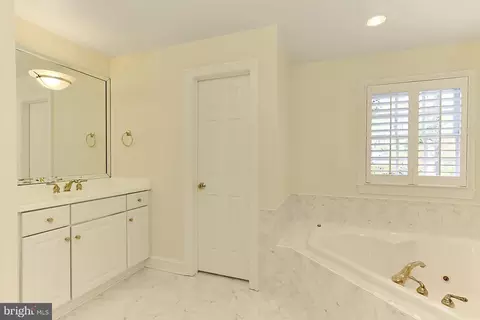Bath - 3706 Rust Rd, Annandale, VA 22003 photo 3 of 8