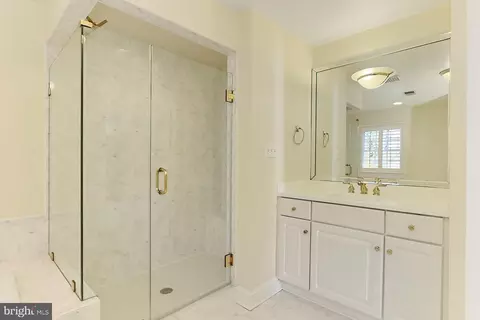 Bath - 3706 Rust Rd, Annandale, VA 22003 photo 2 of 8