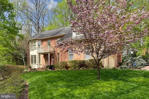 Exterior - 3706 Rust Rd, Annandale, VA 22003 photo 3 of 18
