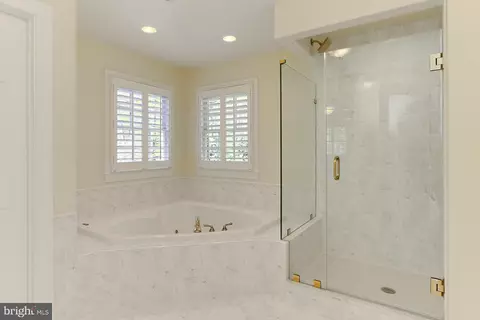 Bath - 3706 Rust Rd, Annandale, VA 22003 photo 4 of 8